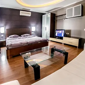  Апартаменты Hotrent Pechersk Lesy 20/22